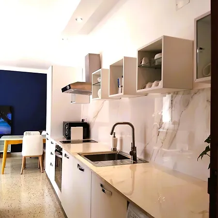 Close To Unique & Cozy 3 Balconies Country Views