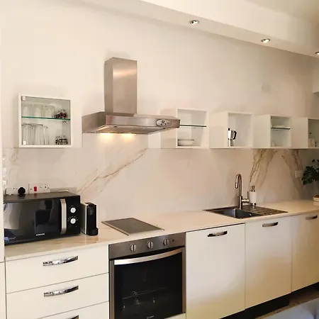 Apartment Close To Unique & Cozy 3 Balconies Country Views