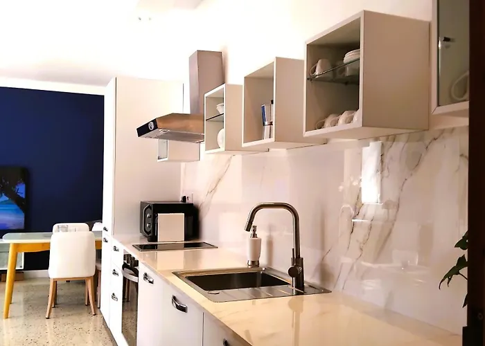 Close To Unique & Cozy 3 Balconies Country Views