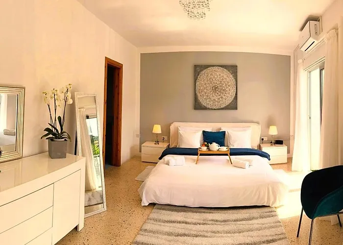 Close To Unique & Cozy 3 Balconies Country Views